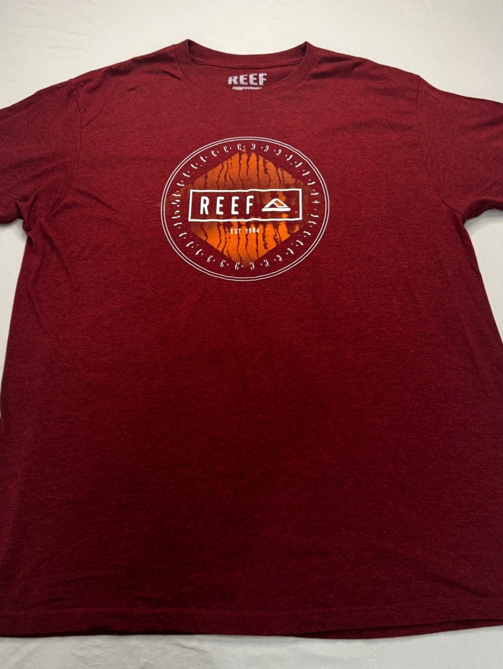 Reef Men’s XL Burgundy Graphic T Shirt Surf Logo Beach Y2K Skatecore